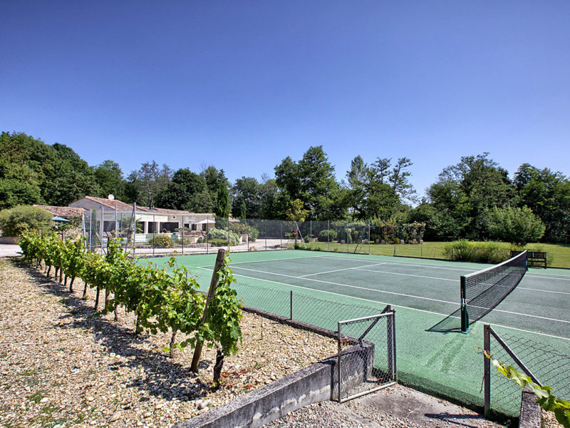 Terrain de tennis